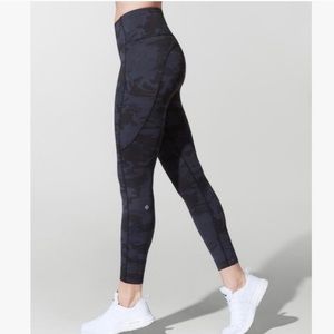 Fast and Free Camo Leggings size 4